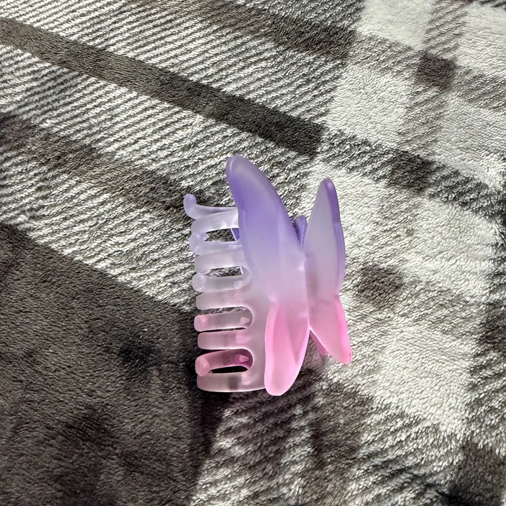 Butterfly Hair Clip in Pink and Purple - Picture 4 of 5